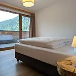 Arlhome - Zuhause Am Arlberg アパートホテル *