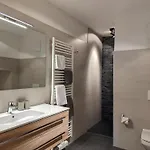 アパートホテル Arlhome - Zuhause Am Arlberg *