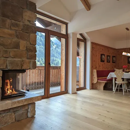 アパートホテル Arlhome - Zuhause Am Arlberg *