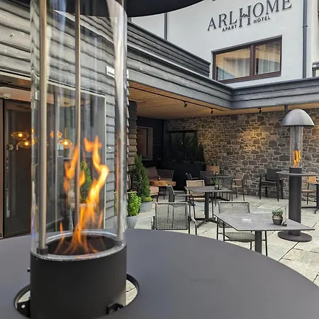 Arlhome - Zuhause Am Arlberg アパートホテル サンクト・アントン・アム・アールベルク