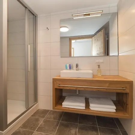 Arlhome - Zuhause Am Arlberg Ξενοδοχείο με διαμερίσματα Σανκτ Αντόν αμ Άλμπεργκ