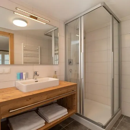 Arlhome - Zuhause Am Arlberg Ξενοδοχείο με διαμερίσματα Σανκτ Αντόν αμ Άλμπεργκ