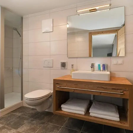 Aparthotel Arlhome - Zuhause Am Arlberg